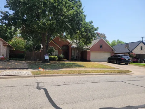 1817 Parkwood Drive