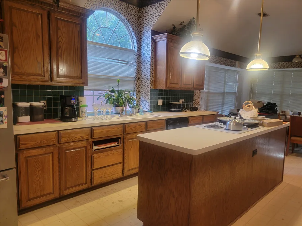1817 Parkwood Drive Grapevine, TX 76051