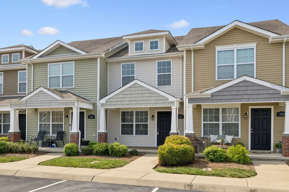 302 Sam Houston Cir Clarksville, TN 37040