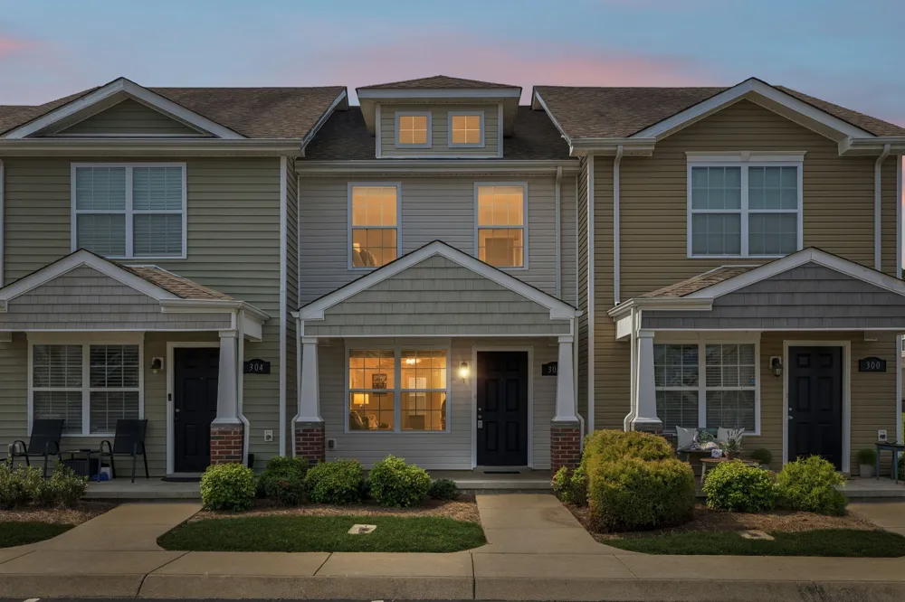 302 Sam Houston Cir Clarksville, TN 37040
