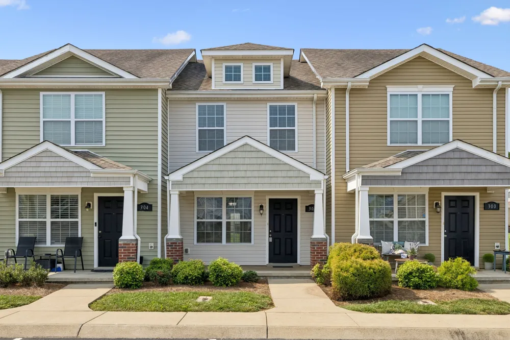 302 Sam Houston Cir Clarksville, TN 37040