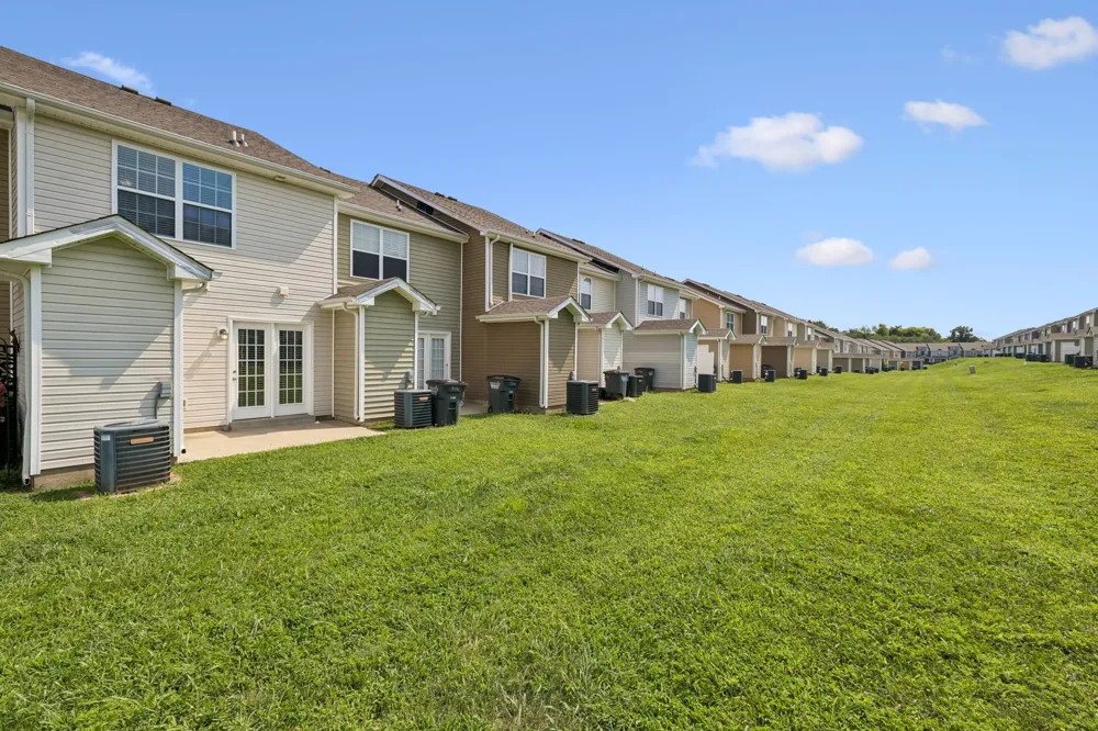 302 Sam Houston Cir Clarksville, TN 37040