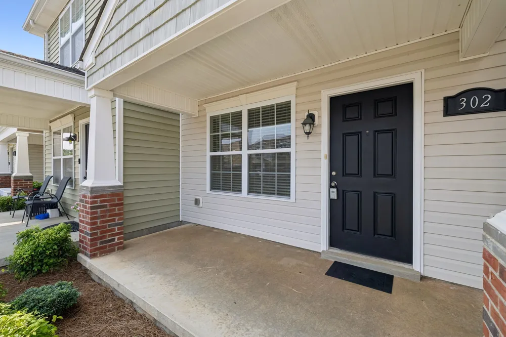 302 Sam Houston Cir Clarksville, TN 37040