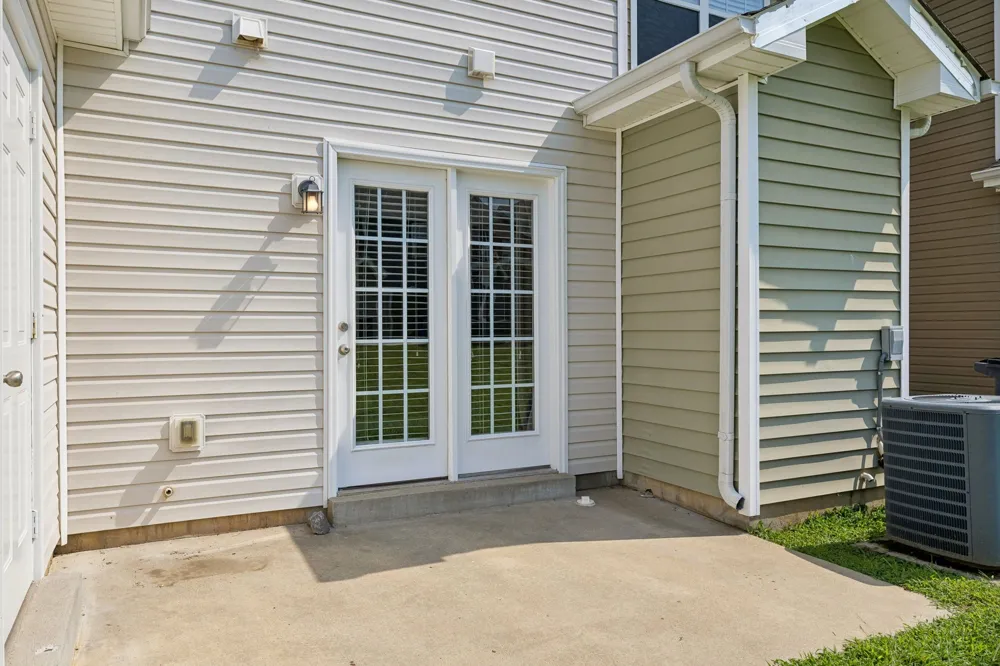 302 Sam Houston Cir Clarksville, TN 37040