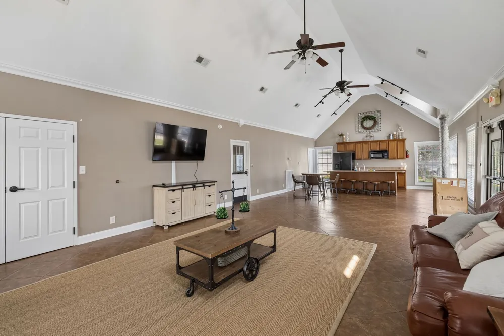 302 Sam Houston Cir Clarksville, TN 37040