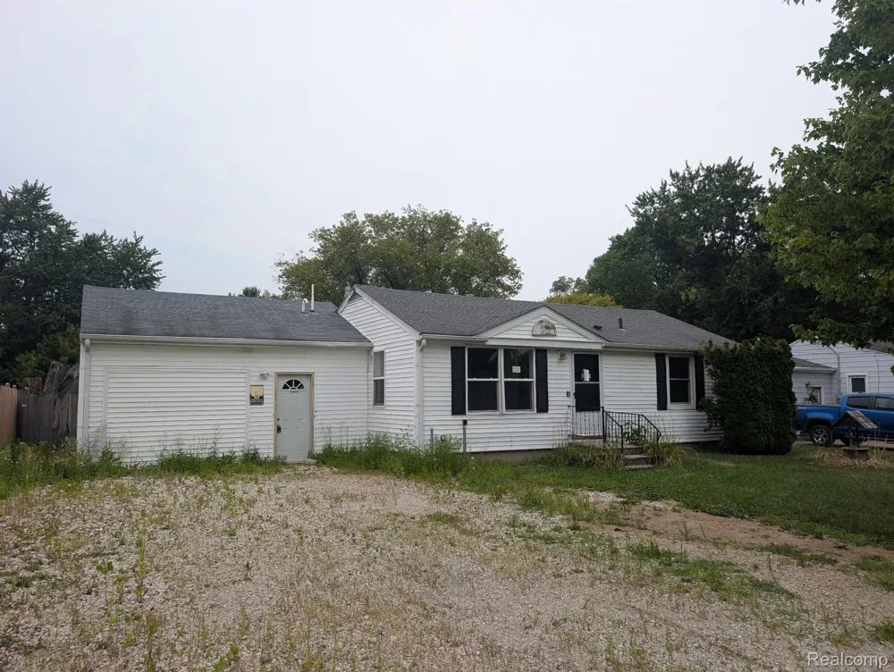 1334 Transue Avenue Burton City, MI 48509