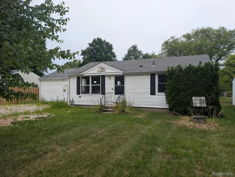 1334 Transue Avenue Burton City, MI 48509