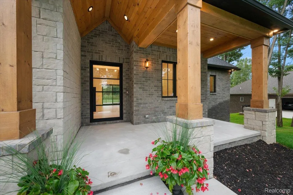 1059 Iroquois Trail Oxford Charter Township, MI 48371