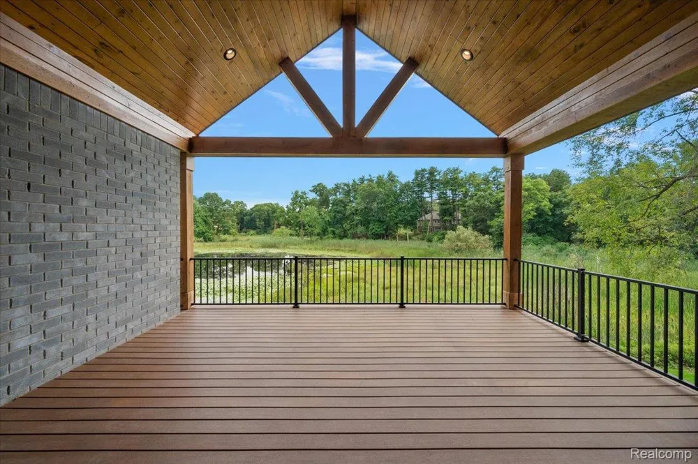 1059 Iroquois Trail Oxford Charter Township, MI 48371