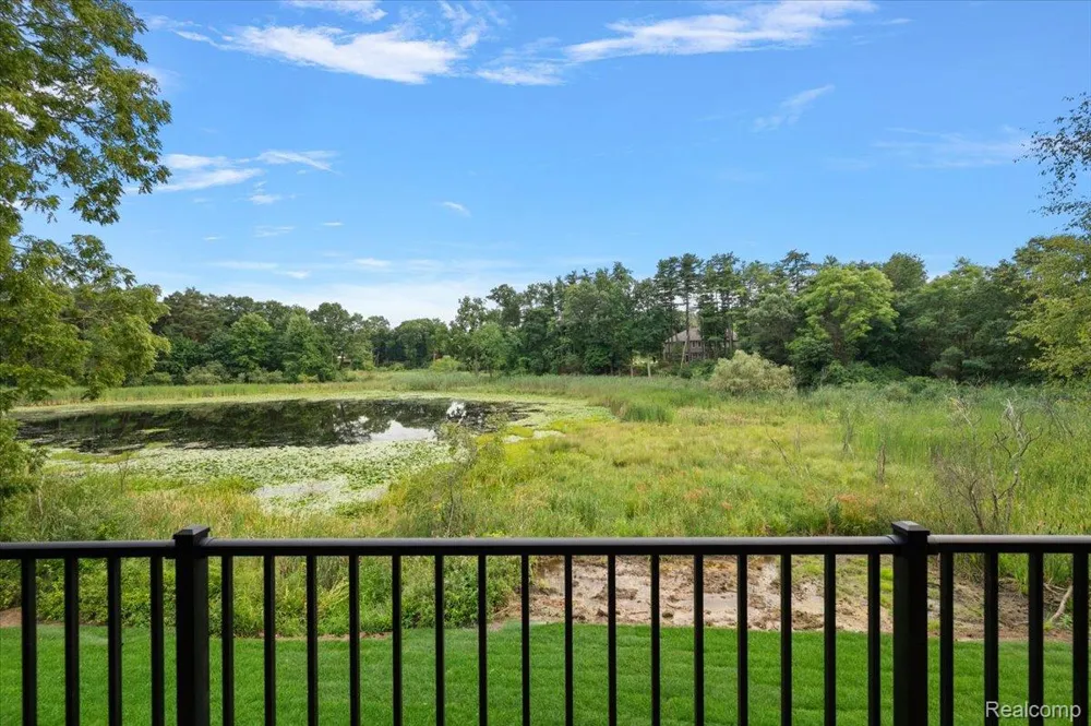 1059 Iroquois Trail Oxford Charter Township, MI 48371