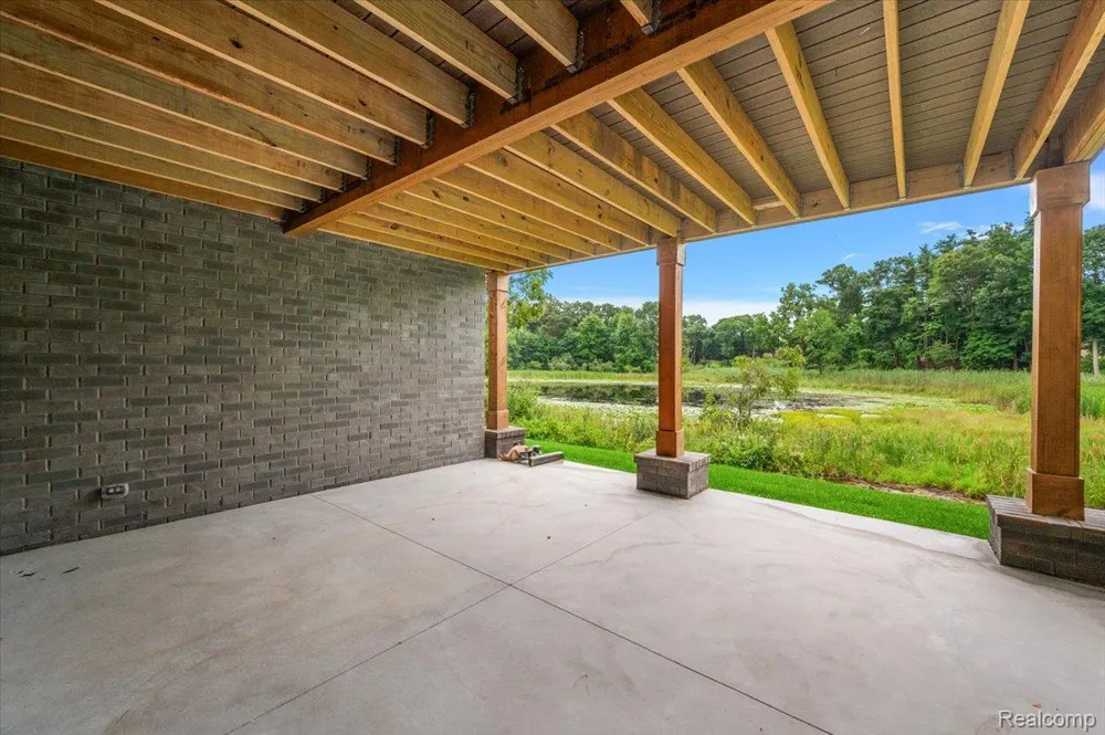1059 Iroquois Trail Oxford Charter Township, MI 48371