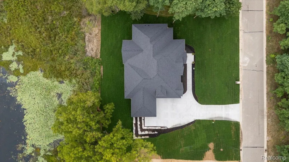 1059 Iroquois Trail Oxford Charter Township, MI 48371