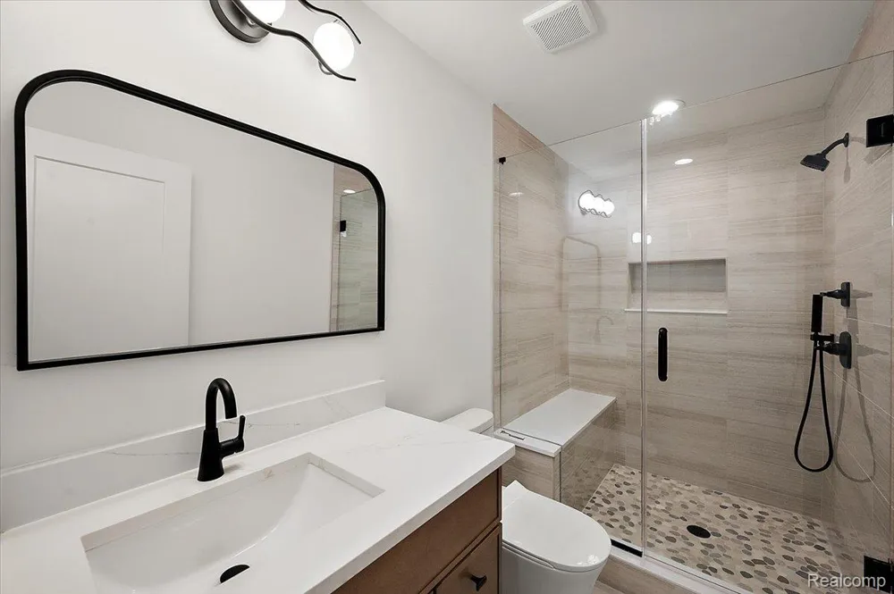 1059 Iroquois Trail Oxford Charter Township, MI 48371