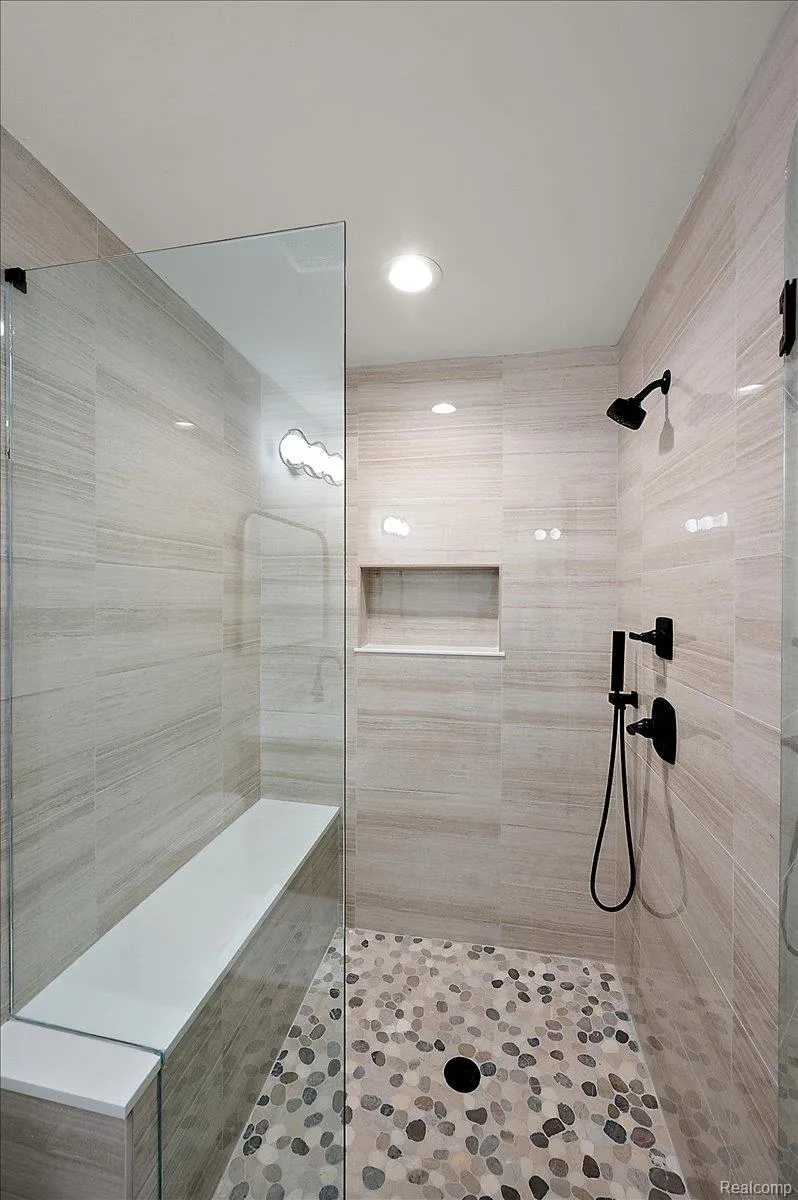 1059 Iroquois Trail Oxford Charter Township, MI 48371