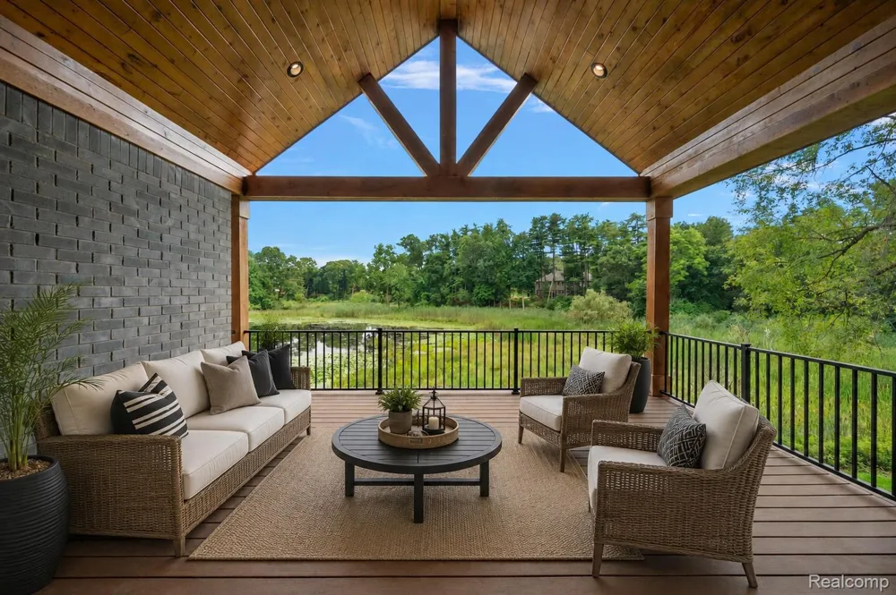 1059 Iroquois Trail Oxford Charter Township, MI 48371