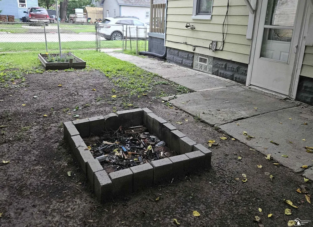 223 Jerome Street Monroe City, MI 48161
