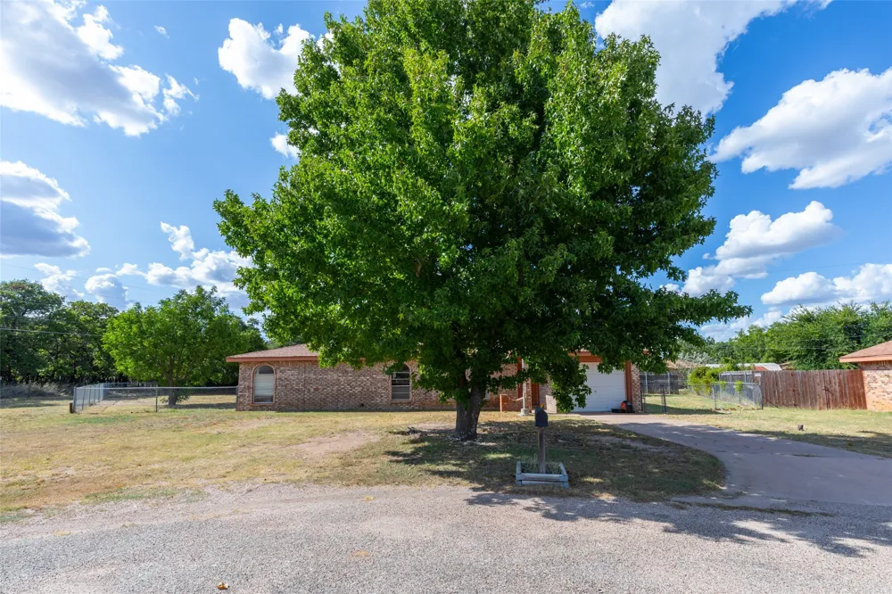 1714 Locksley Court Clyde, TX 79510