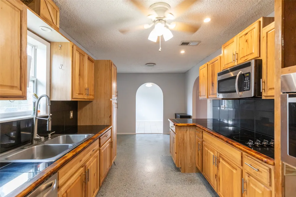 1714 Locksley Court Clyde, TX 79510