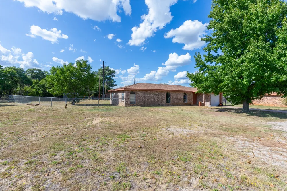 1714 Locksley Court Clyde, TX 79510