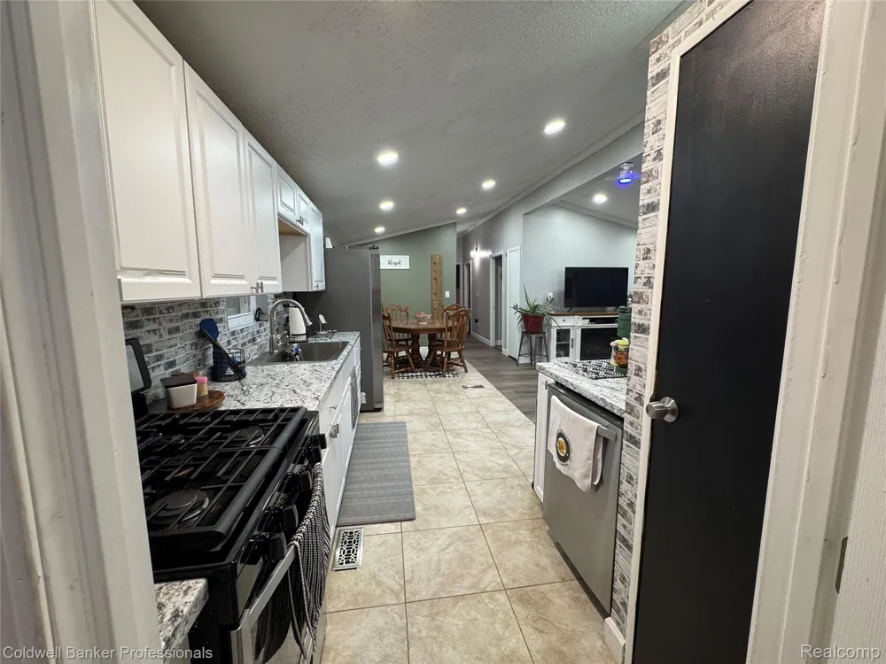 5323 English Road Koylton Township, MI 48727