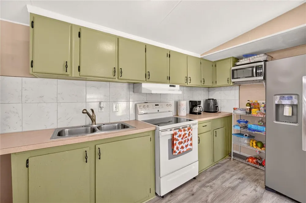 8200 SE 145 STREET Dunnellon, FL 34432
