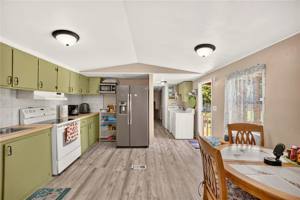 8200 SE 145 STREET Dunnellon, FL 34432