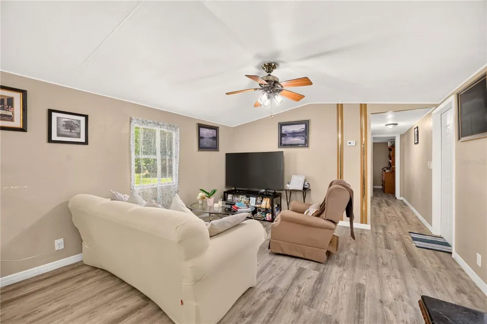 8200 SE 145 STREET Dunnellon, FL 34432