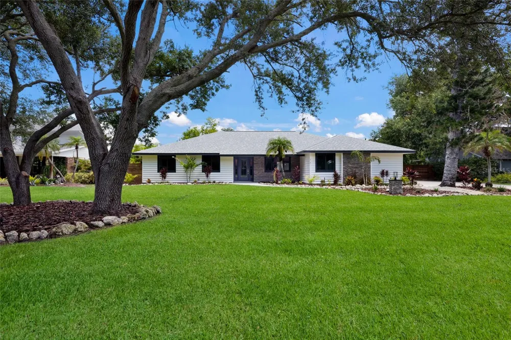 1411 70TH STREET NW Bradenton, FL 34209