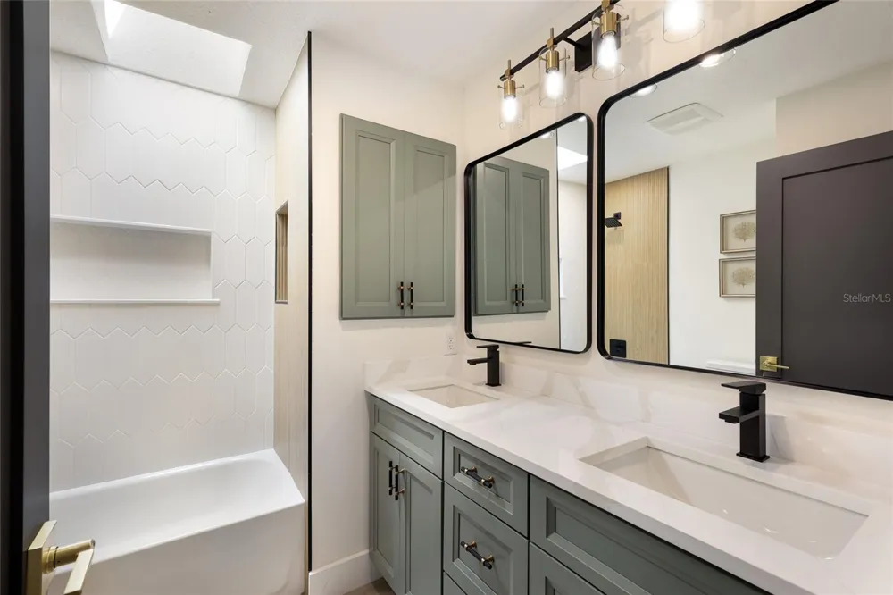 1411 70TH STREET NW Bradenton, FL 34209
