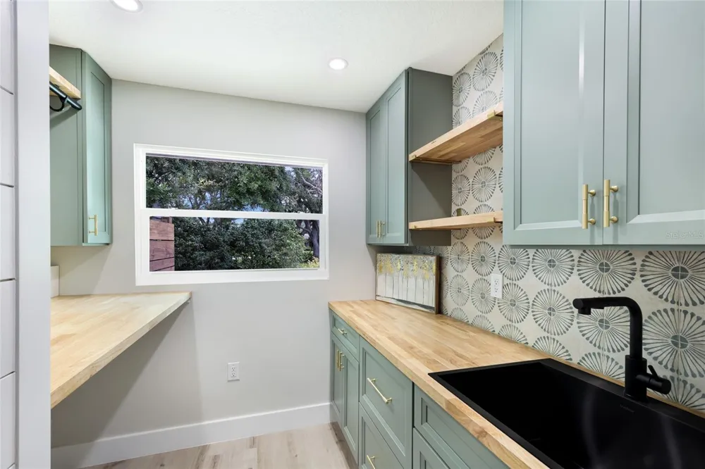 1411 70TH STREET NW Bradenton, FL 34209