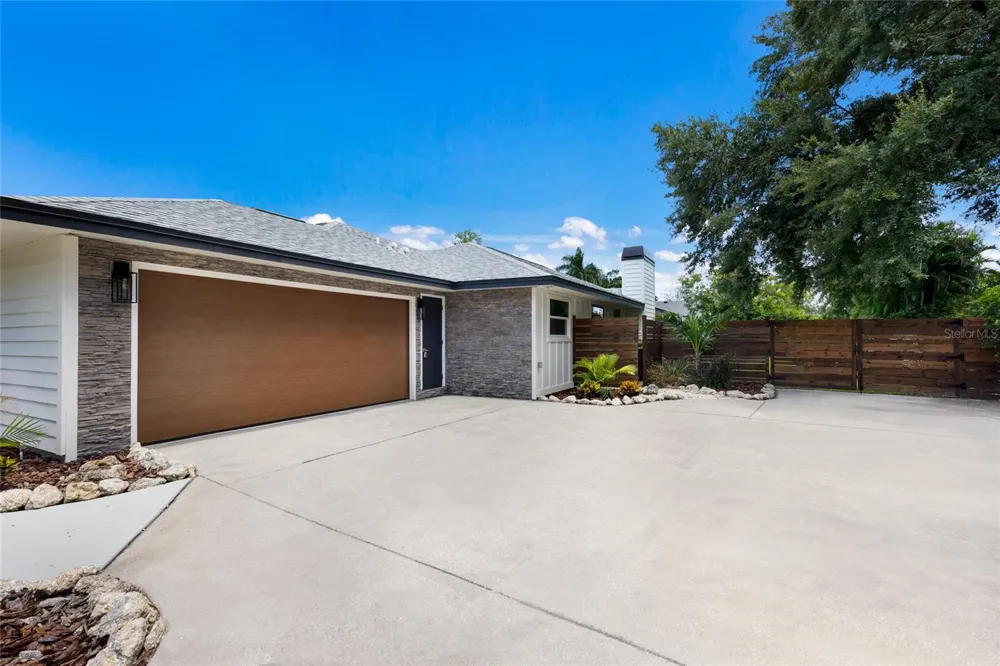 1411 70TH STREET NW Bradenton, FL 34209