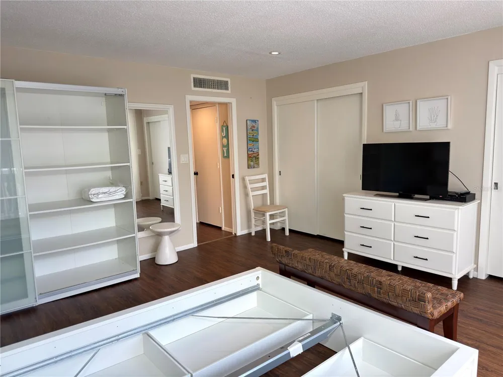 2650 PEARCE DRIVE #409 Clearwater, FL 33764