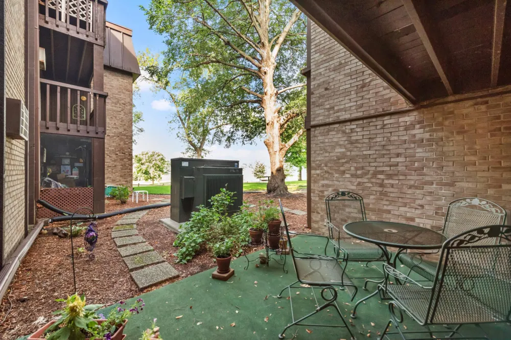 4201 Lakeside Avenue #113 Brooklyn Center, MN 55429