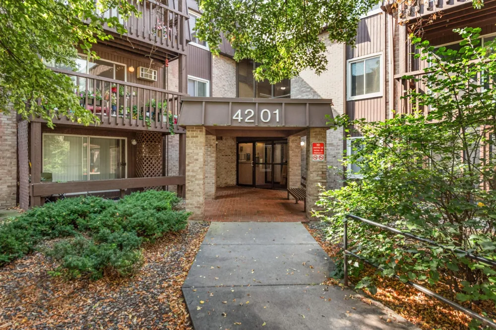 4201 Lakeside Avenue #113 Brooklyn Center, MN 55429