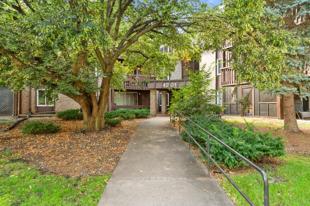 4201 Lakeside Avenue #113 Brooklyn Center, MN 55429