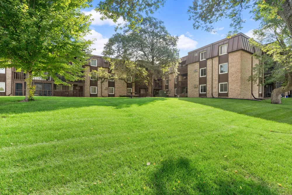 4201 Lakeside Avenue #113 Brooklyn Center, MN 55429