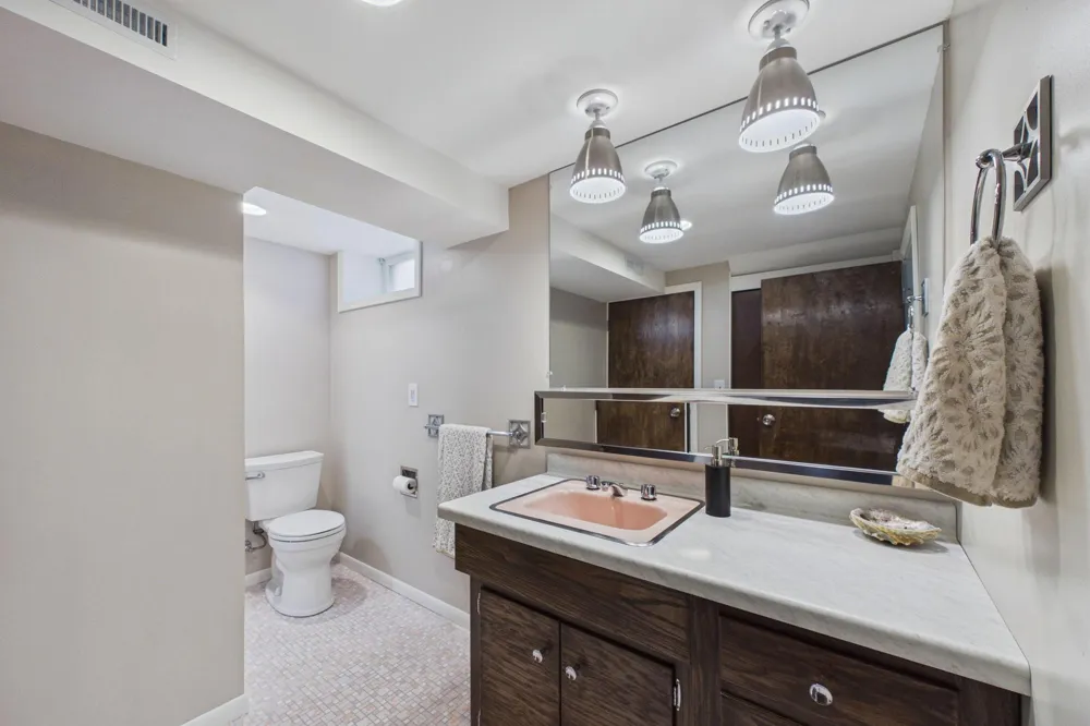 1731 Galtier Street Roseville, MN 55113