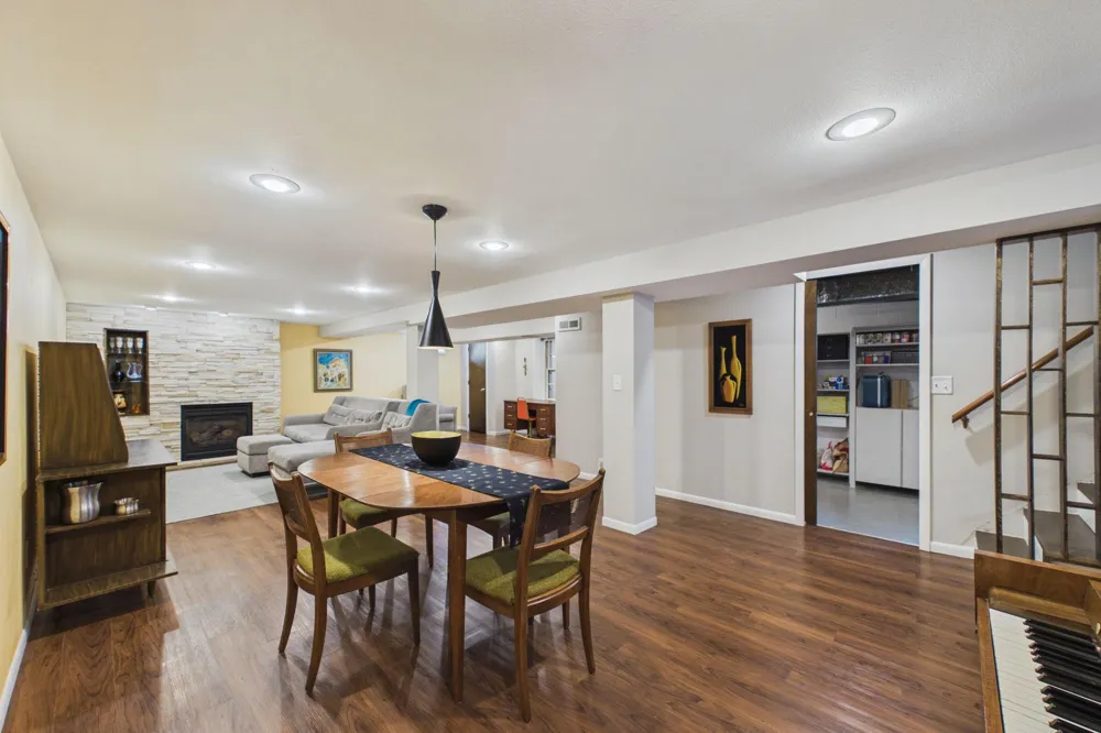 1731 Galtier Street Roseville, MN 55113
