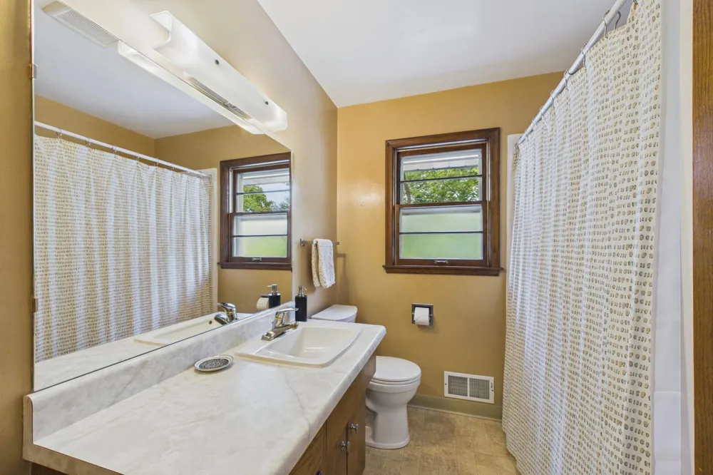 1731 Galtier Street Roseville, MN 55113