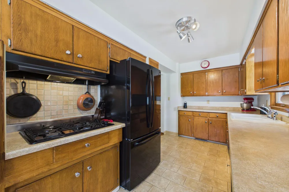 1731 Galtier Street Roseville, MN 55113