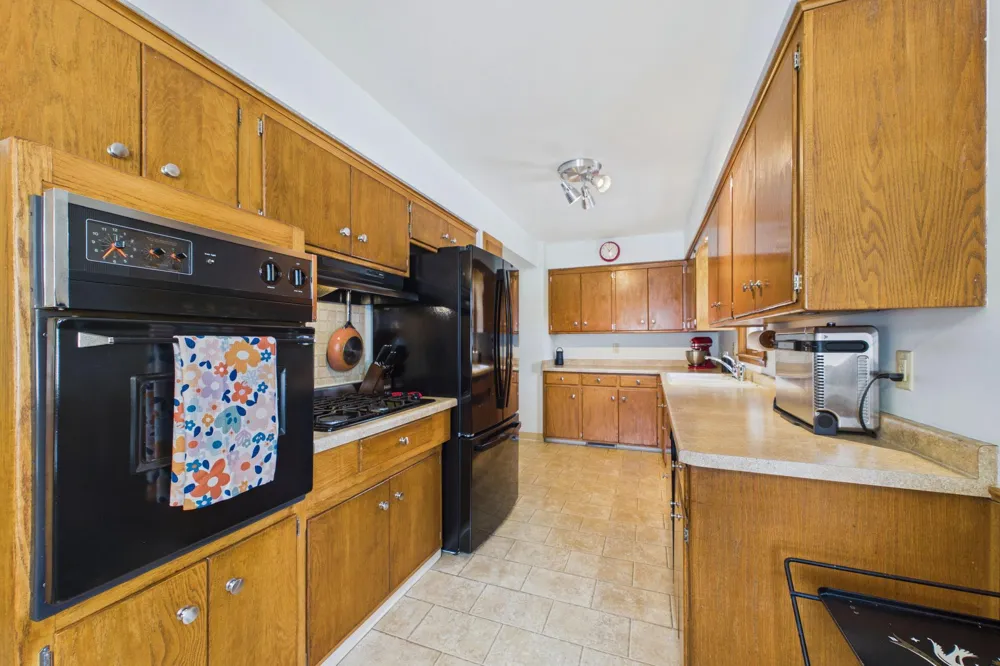 1731 Galtier Street Roseville, MN 55113