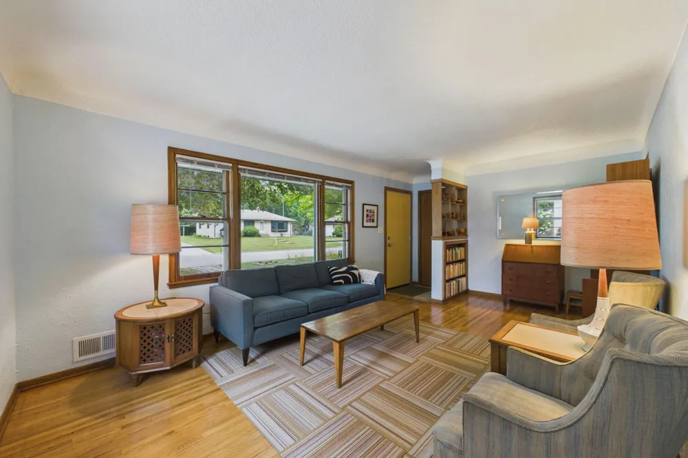 1731 Galtier Street Roseville, MN 55113
