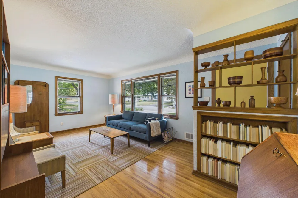 1731 Galtier Street Roseville, MN 55113