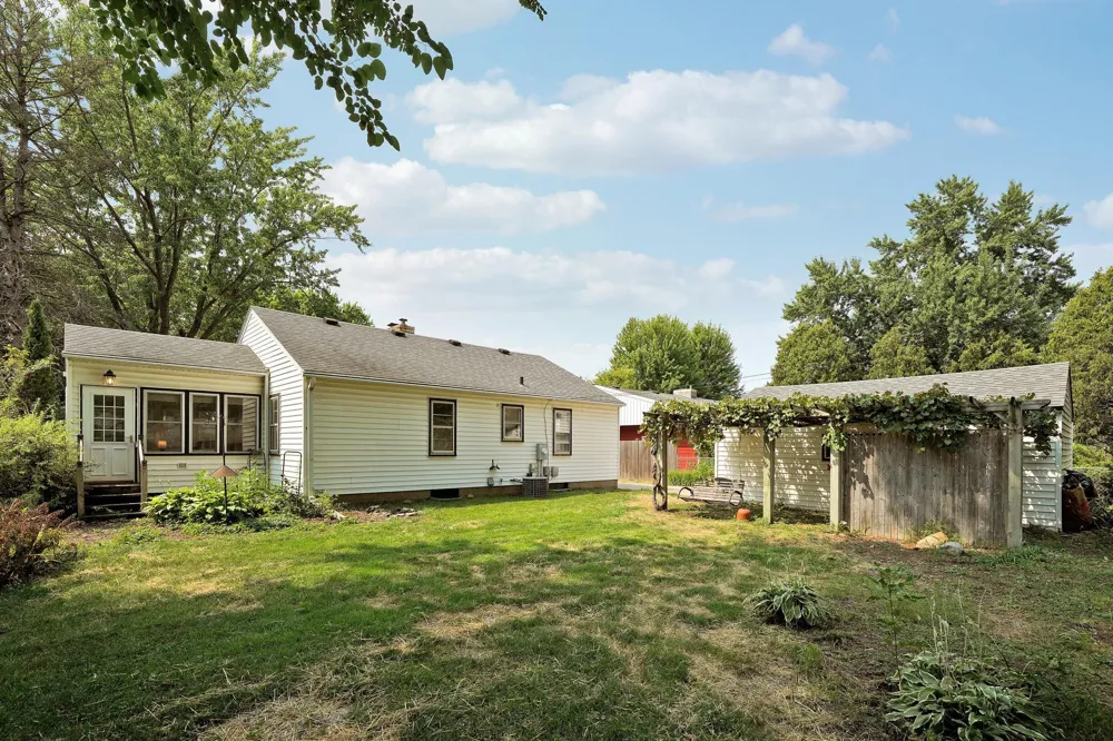 1525 Ramsey Street Hastings, MN 55033