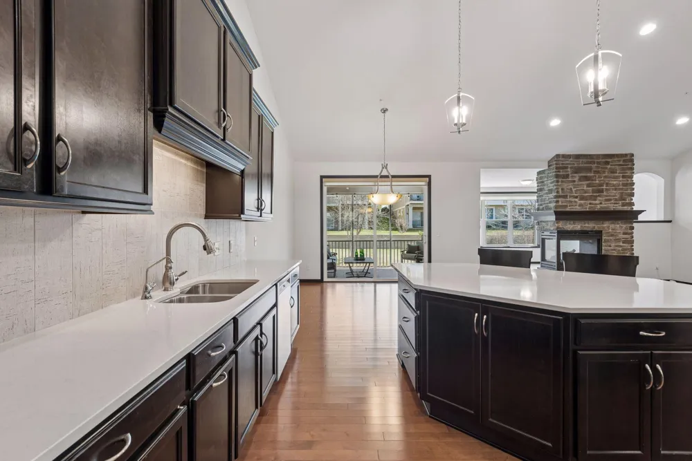 8652 Lake Riley Drive Chanhassen, MN 55317