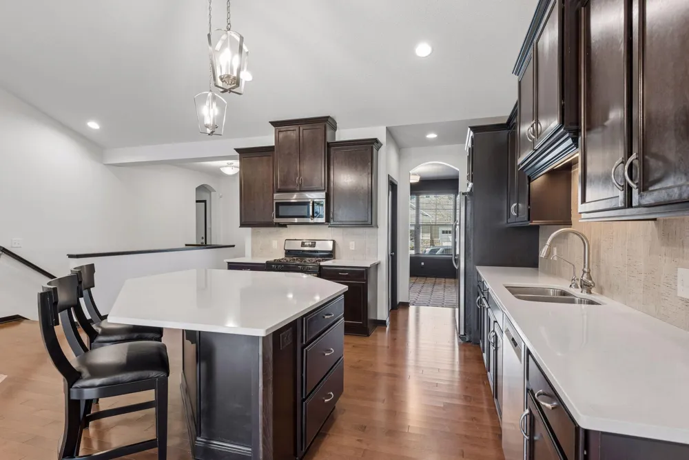 8652 Lake Riley Drive Chanhassen, MN 55317