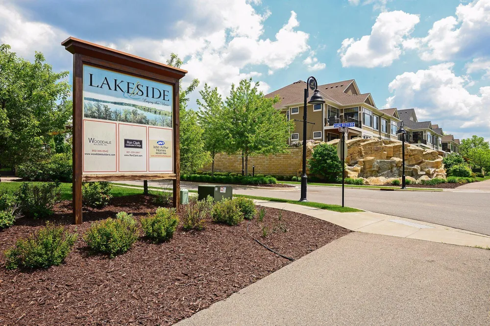 8652 Lake Riley Drive Chanhassen, MN 55317