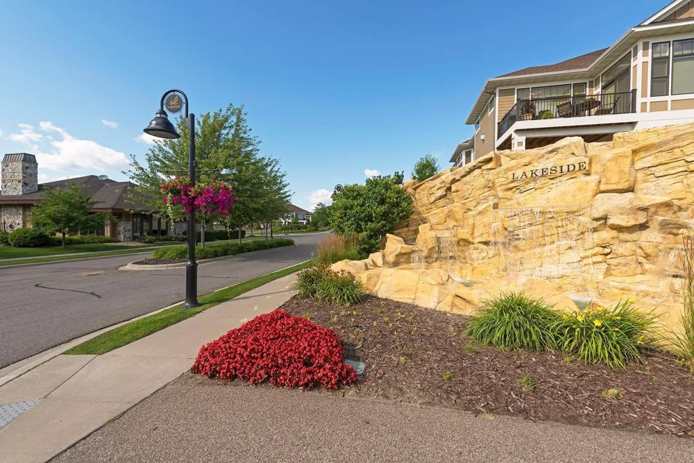 8652 Lake Riley Drive Chanhassen, MN 55317