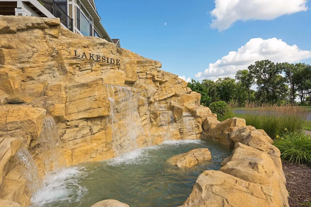 8652 Lake Riley Drive Chanhassen, MN 55317