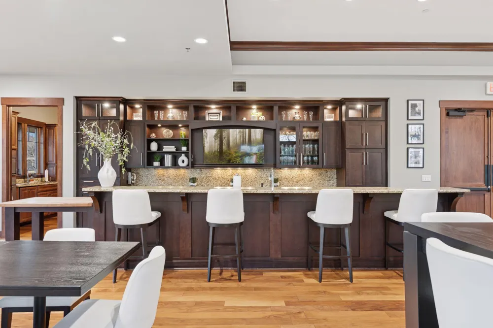 8652 Lake Riley Drive Chanhassen, MN 55317
